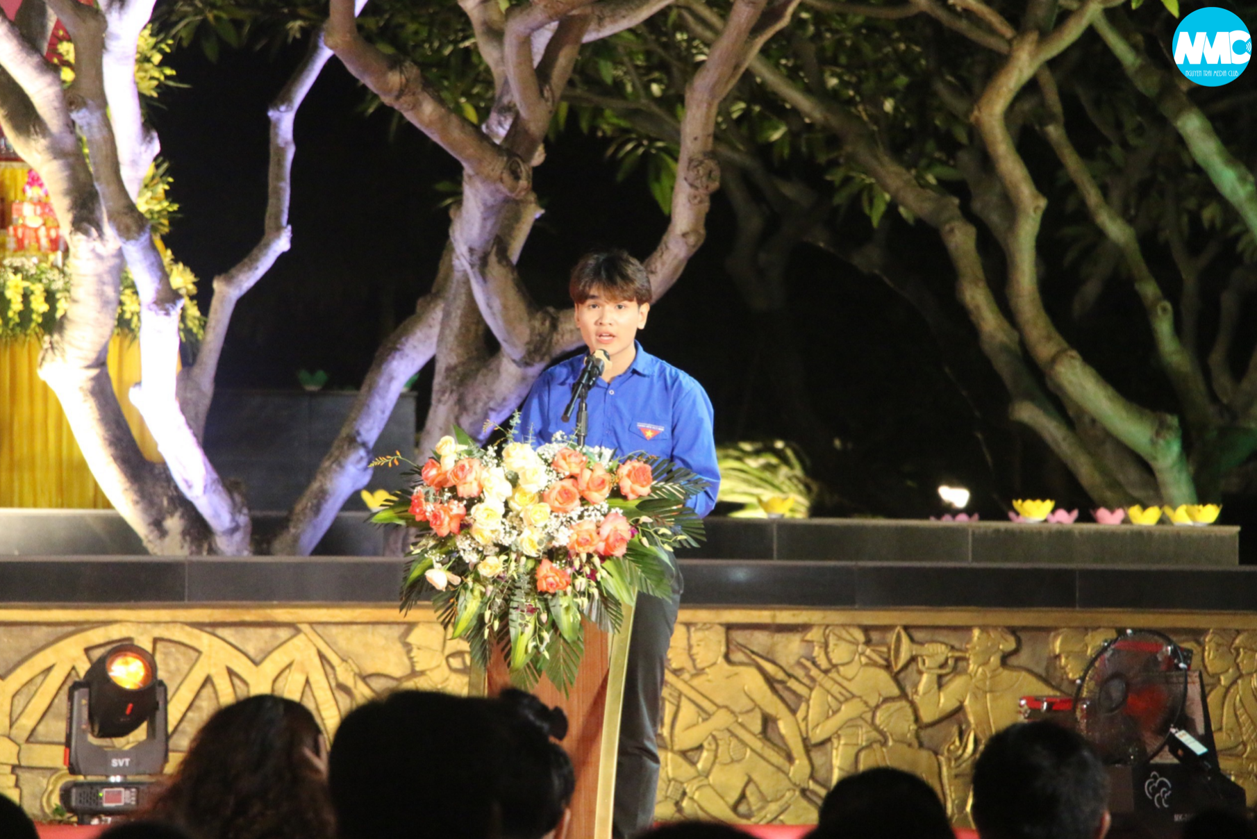 Nhấn để phóng to